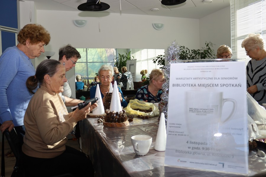 Biblioteka miejscem spotkań - warsztaty - listopad